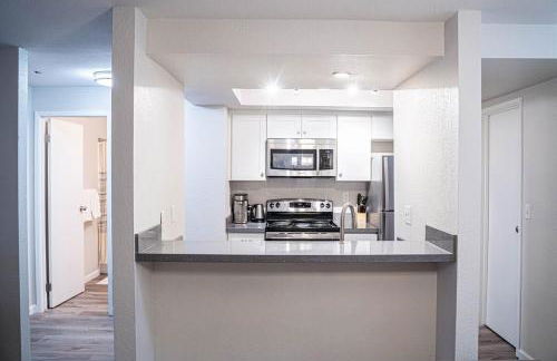 Modern Cozy next to Microsoft, Queen Bed, Parking - Foto 8