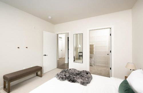 East Side Luxury 1BR Apt - Near Brady St with Balcony and Lounge - Foto 11