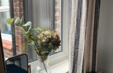 1 Bed Apartment Marple with Work Space - Foto 17