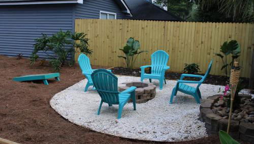 Beach Retreat with Backyard Flair and Yard Games - Photo 4