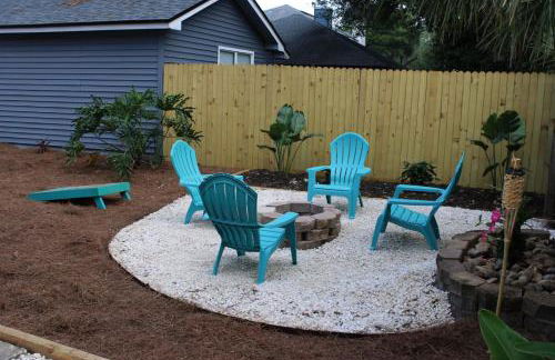 Beach Retreat with Backyard Flair and Yard Games - Foto 4