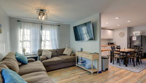 Walk to Fishing Pier, Newport Home with Deck! - Foto 1