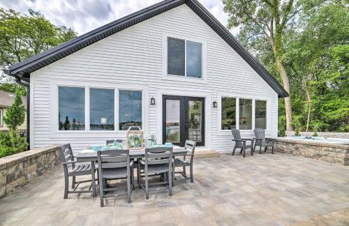 Newly Built Gilletts Lake Gem: Dock & Hot Tub - Photo 27