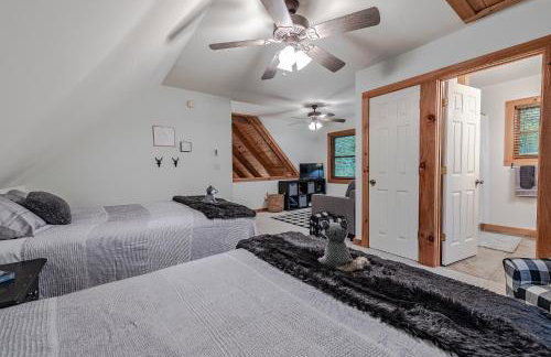 Bear Pause Cabin 3 BR/3BA Amazing view of the Lake - Foto 8