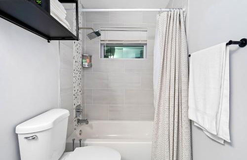 Las Olas Fort Lauderdale Getaway Pool, BBQ, Mini Golf & Game Room - Foto 48