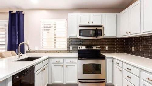 Cozy spacious house, pool heater, spa, firepit - Foto 4