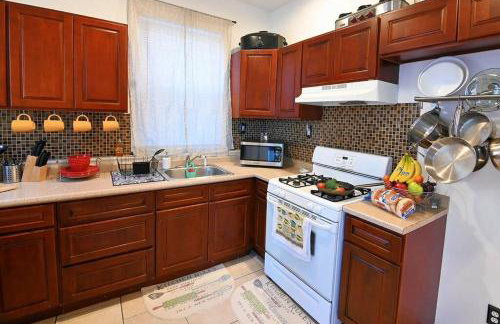 The Pearl-Lovely Victorian Home with Bed and Breakfast Energy - Foto 35