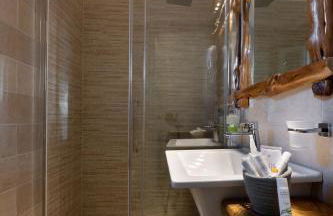 Monachofolitses - Photo 9