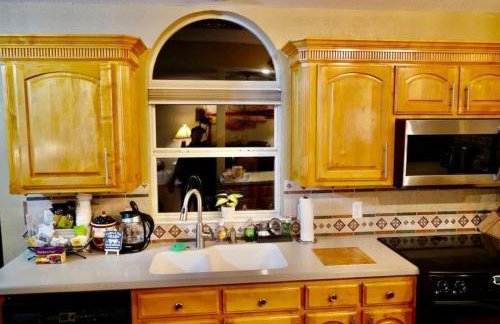 Massive lakefront home with HOT TUB - Foto 70