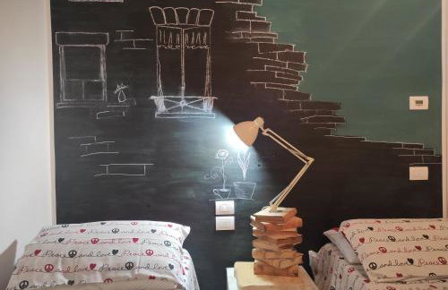 Campus House - Photo 8