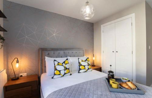 Elliot Oliver - Stylish 2 Bedroom Town Centre Apartment - Photo 30