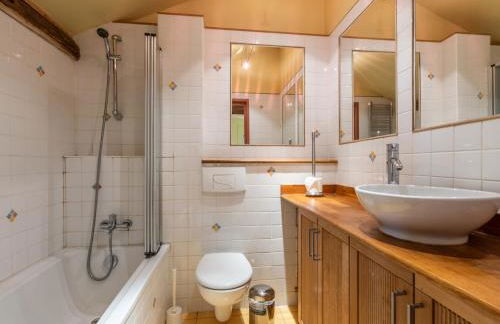 Spacieuse Ferme 6 Chambres aux Gets, 17 Pers, 4 SDB, Balcon, Wi-Fi, Parking Privé, Navette Hiver - FR-1-671-118 - Foto 23