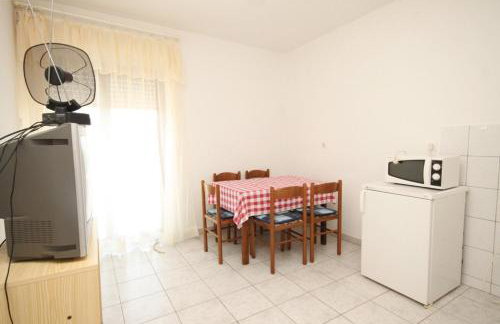 Apartments by the sea Ugljan - 8301 - Foto 18