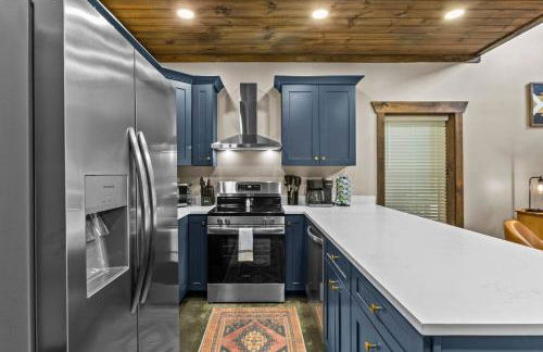 New/12 Guest /2 Hot Tubs/ 2 Kitchens/ 2 Firepits - Foto 49