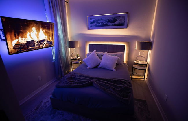 Newly Constructed Modern Pet Friendly Zen Home W/ Private Home Theater & Hot Tub! 1 Bedroom Home by RedAwning - Photo 6