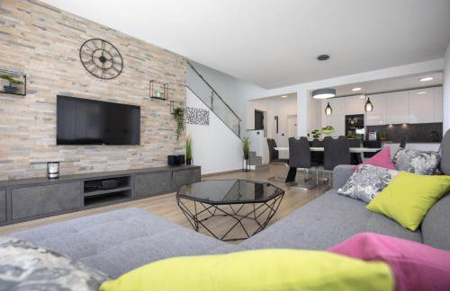 Villa Supernus with Heated Pool - Foto 18