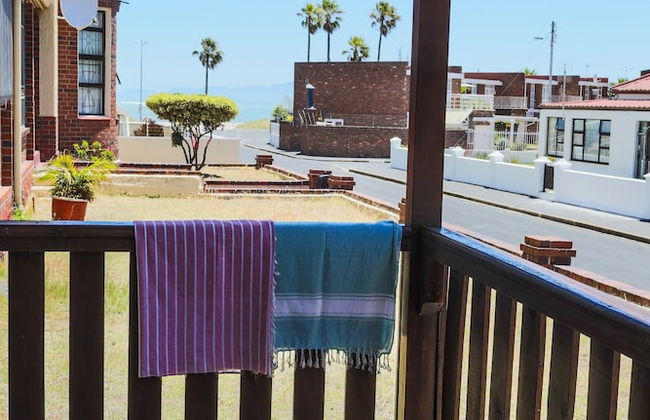 Loddeys Beach House - Photo 10