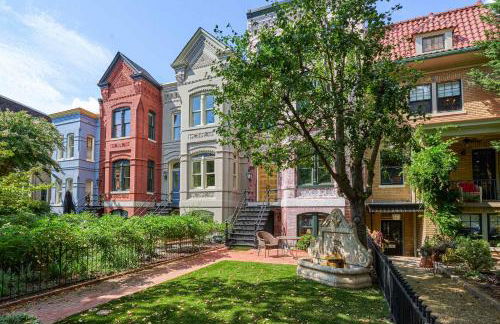 Private DC Retreat on Iconic East Capitol St - Photo 11