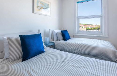 Rooftop Hideaway -Central Coastal Flat - Sea Views - Photo 10