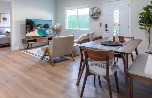 Cozy Luxe Unit Near Disneyland - Sleeps up to 10! EV Friendly & King Bed - Foto 2