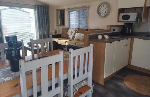 Haggerston Castle sleeps 6 ensuite - Foto 16