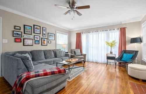 The Gameroom on Madison - Large Home Accommodates 12 Guests (102 Madison Ter) - Foto 45