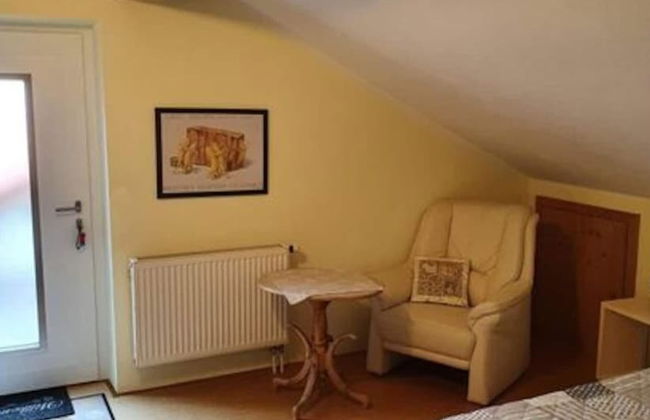 Chic Holiday Apartment - Photo 3