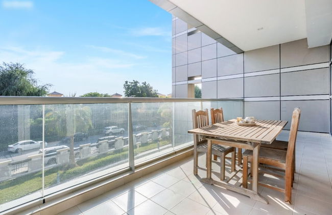 Breathtaking View 1 Bedroom Apt - Photo 2