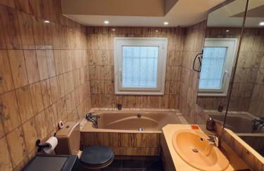 Villa Azur - 2 pièces rez-de-jardin dans une maison avec piscine - Foto 22