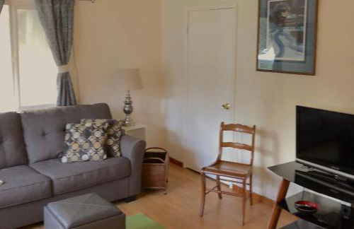 Nugget Place-Includes three separate two bedroom units near Mendenhall Glacier-DISCOUNTS ON TOURS! - Foto 37