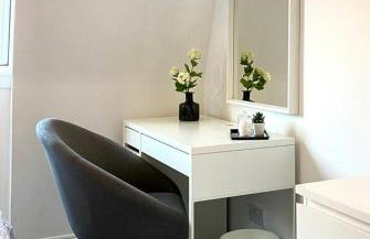 3 bedroom - 2 bathroom Townhouse in Corstorphine Near Murrayfield Stadium - Direct Bus To Edinburgh City Centre in 20 Minutes - Two Private Parking Spaces - Private Sunny Garden - Recently Refurbished - Foto 18