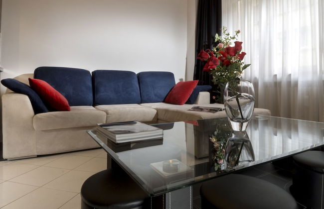 The Queen Luxury Apartments - Villa Serena - Photo 23