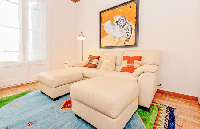 2 bedroom Apartment in Barcelona - Photo 1