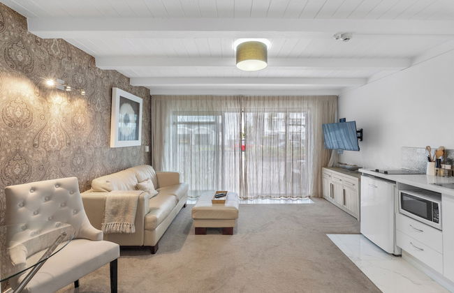 Orewa Beachcomber - Photo 34