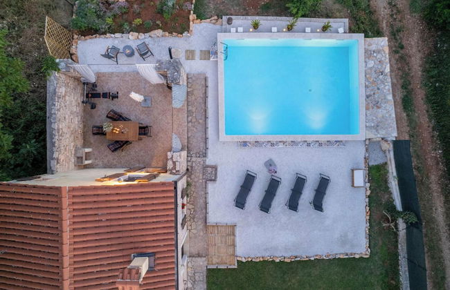 Holiday House with Pool Villa Ladybug - Photo 34