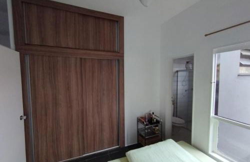 Acomodação Tranquila no Centro - Foto 5