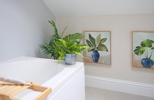 Apartment 11 Bluebridge with Free Parking - Photo 50