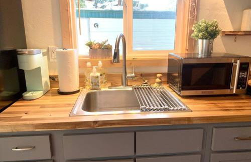 Sunshine Tiny Studio and Loft Close to Downtown - Foto 17