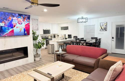 Cozy Lakeview Retreat Home - Photo 8