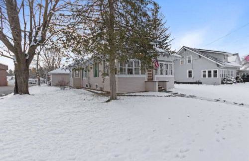 Downtown Gillett Bungalow, Fireplace, 3B, Historic - Foto 47