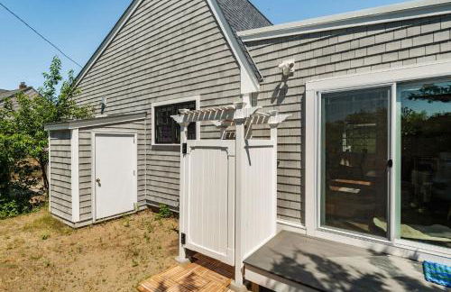 Beach Plum Cottage Steps to Beach Loft AC - Foto 46