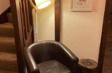 Cosy Cottage next to Farmers Arms Country pub. - Photo 2