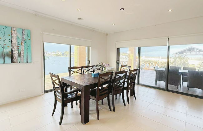 StayAU 5BR Lakefront Escape Point Cook - Foto 72