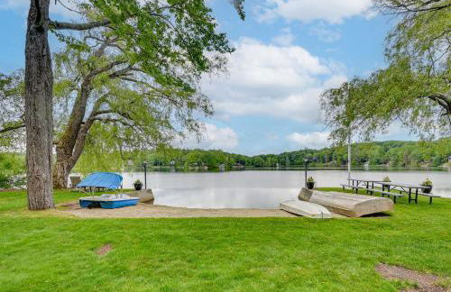 Lakefront Westhampton Cabin with Beach and Kayaks! - Foto 29