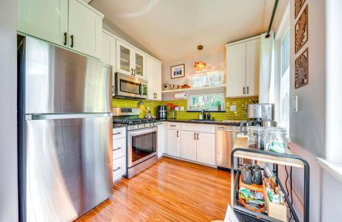 Rainforest Stay with Hot Tub Less Than 3 Mi to Natl Park! - Foto 3