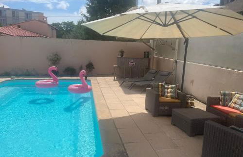 Studio indépendant, piscine & jardin en centre-ville - Foto 1