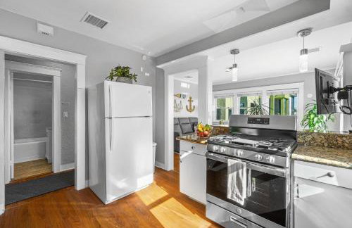 Bankers Hill Hideaway with AC Views and Parking - Foto 21