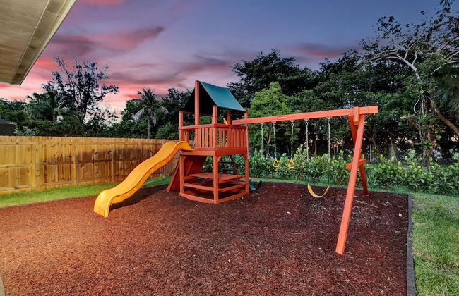 7 Br Home with Pool Gameroom & Soccer - Foto 18