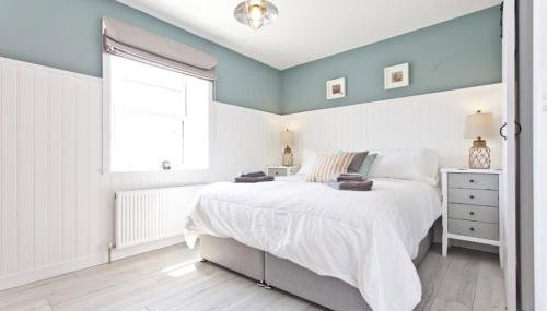 COASTGUARD COTTAGES by BOURNECOAST - A Charming Victorian Holiday Home with SEA VIEWS, HOT TUB and Garden - HB6098 - Foto 2