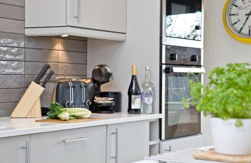 Nyland Lodge - Hot Tub - Fireplace - Free Parking & WiFi - Foto 20